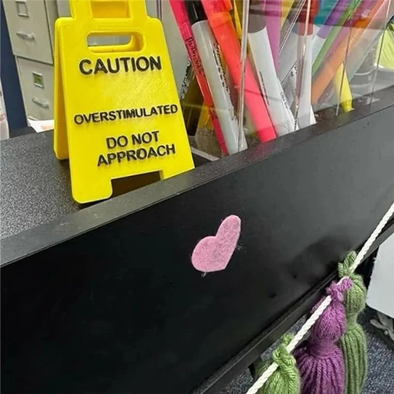 

A76F-3Pcs Desk Sign Caution Overstimulated Desktop Reminder Decorative Ornaments Interesting Desk Sign Decorations