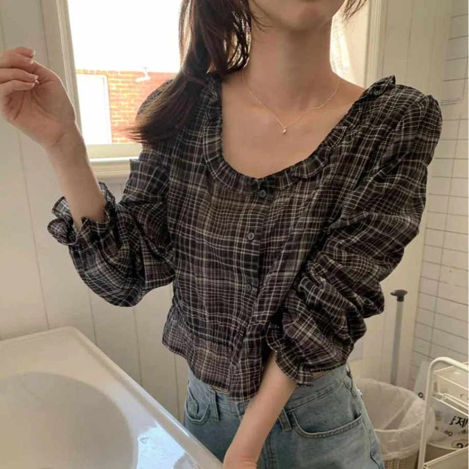

Retro Wood Grain round Neck Plaid Shirt Women's Design Slim Short Top Trendy Spring Summer Chic Korean Style Button Detail Co...