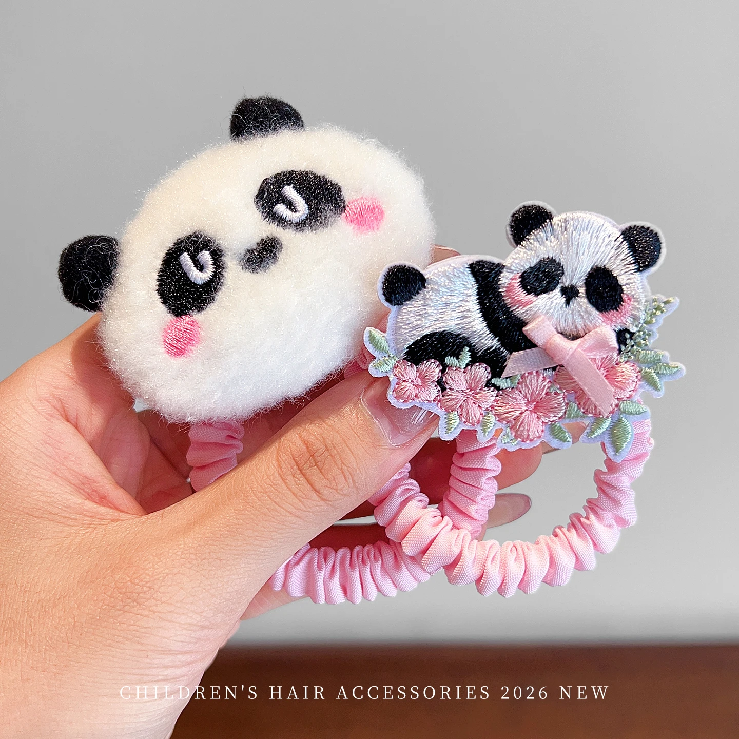 Neues Cartoon-Panda-Haarspangen-Set für Kinder, Plüschpuppe, Schleife, Blumen-Haargummis für Frauen und Mädchen, niedliche rosa Haaraccessoires für den Alltag – Detail 5