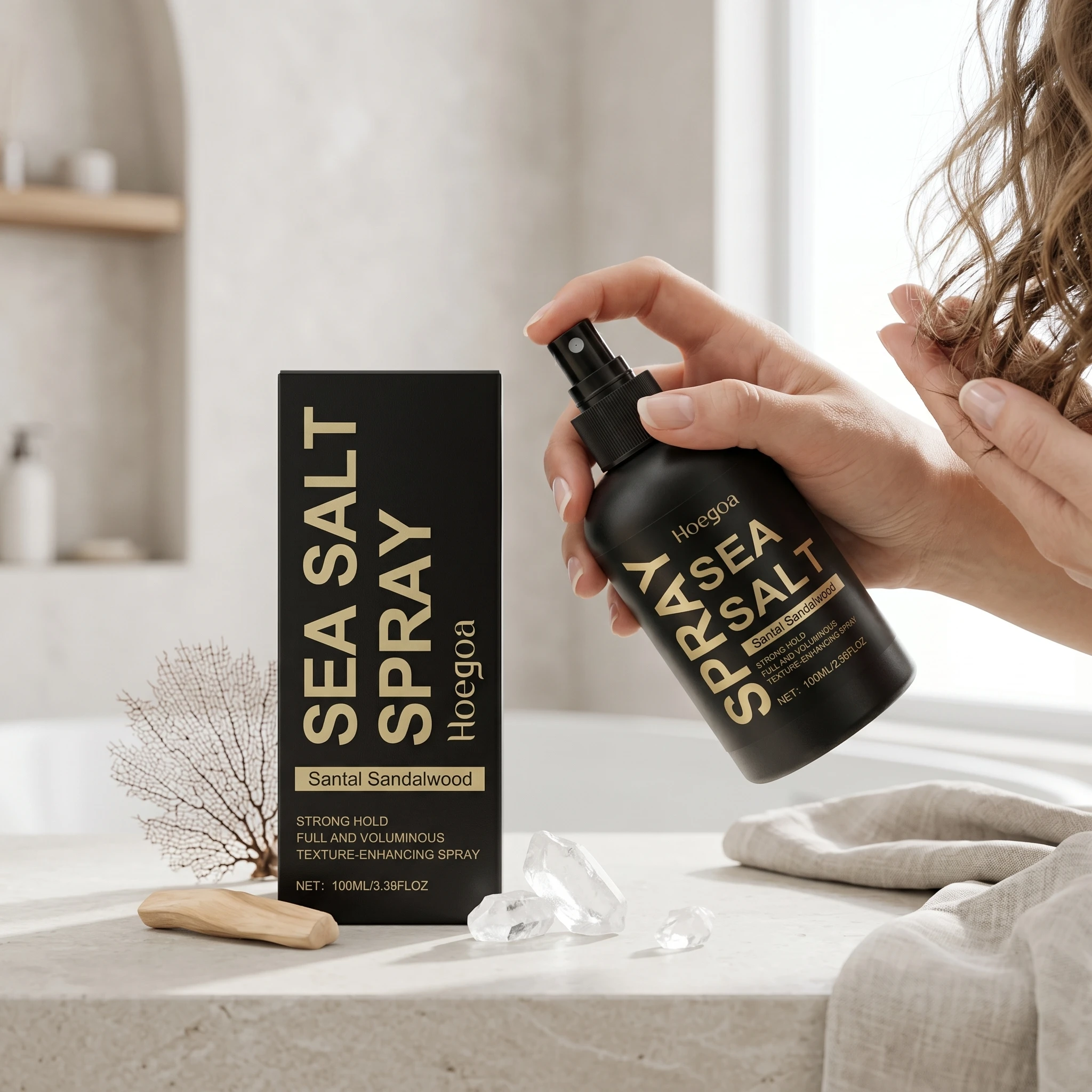 Meersalz-Styling-Spray: Gegen Frizz, für Fixierung und Volumen – für hochwertige, flauschige Locken und Textur am Kopfoberteil – Detail 4
