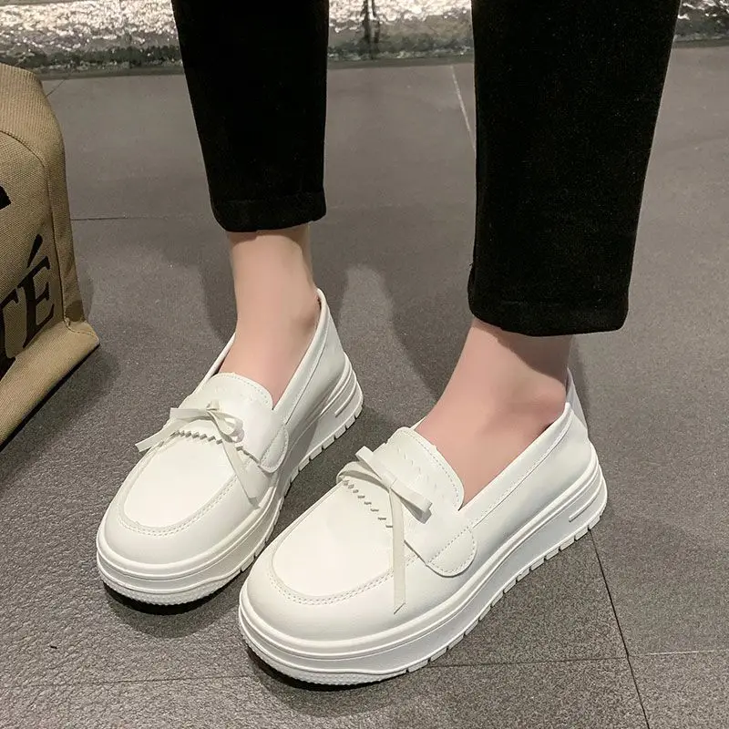 2026 New Nurse Shoes Women Soft Sole Breathable Anti Slip Bow Thick Sole Height Increasing Medical Shoe view 5