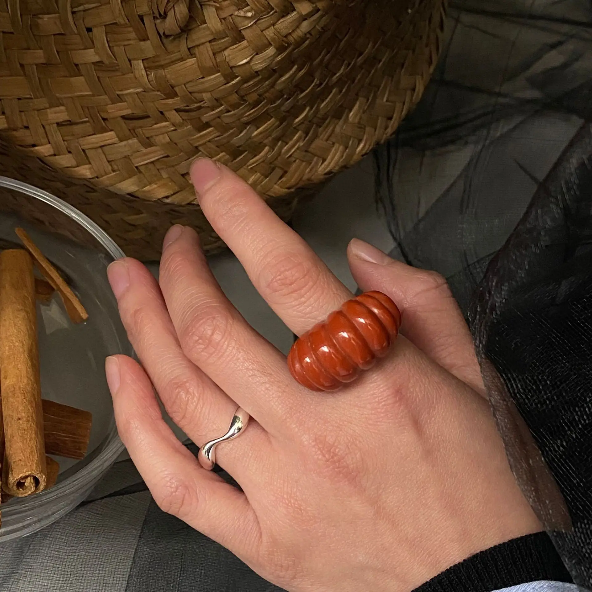 Geometric Simplicity Resin Retro Design Wide Face Chunky Ring Minimalist Women Vintage Fine Jewelry Gift Accessories Daily Rings