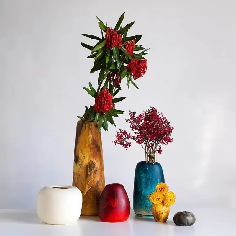 Premium Quality Aqua Resin Swirl Vase Artistic Modern Handicraft Eco-Friendly Waterproof Wedding Tabletop Vase Custom Color