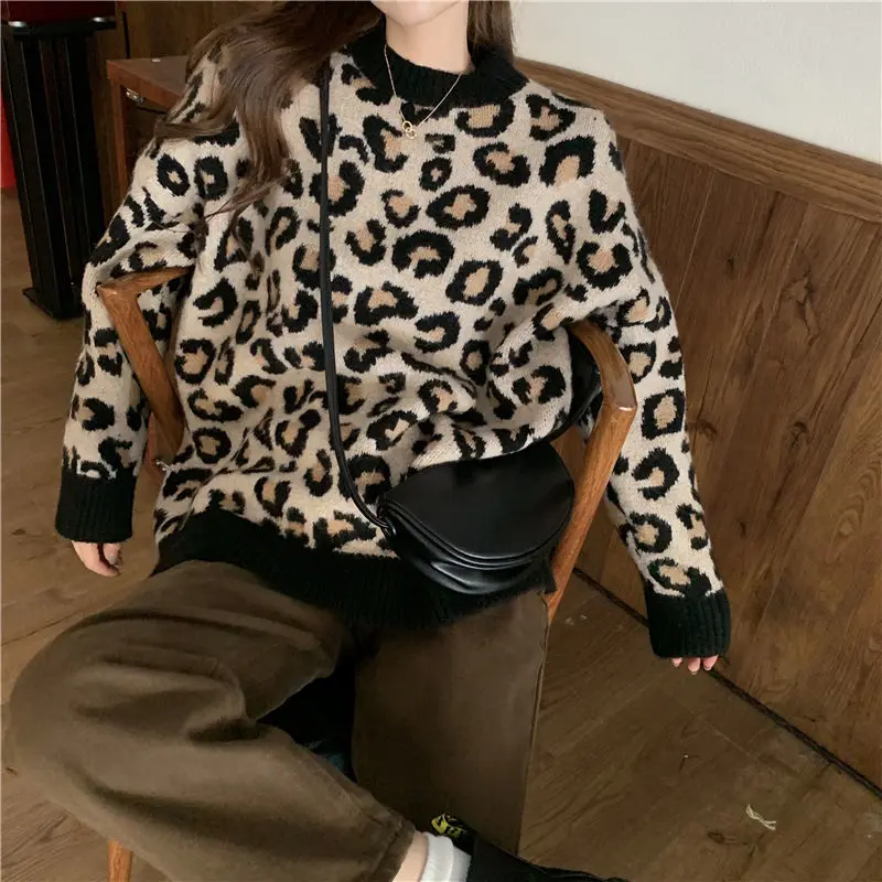 2024 Winter New Retro Leopard Print Sweater for Women Autumn/Winter New Fashion Casual Loose Versatile Trendy Knitted Hoodie Top