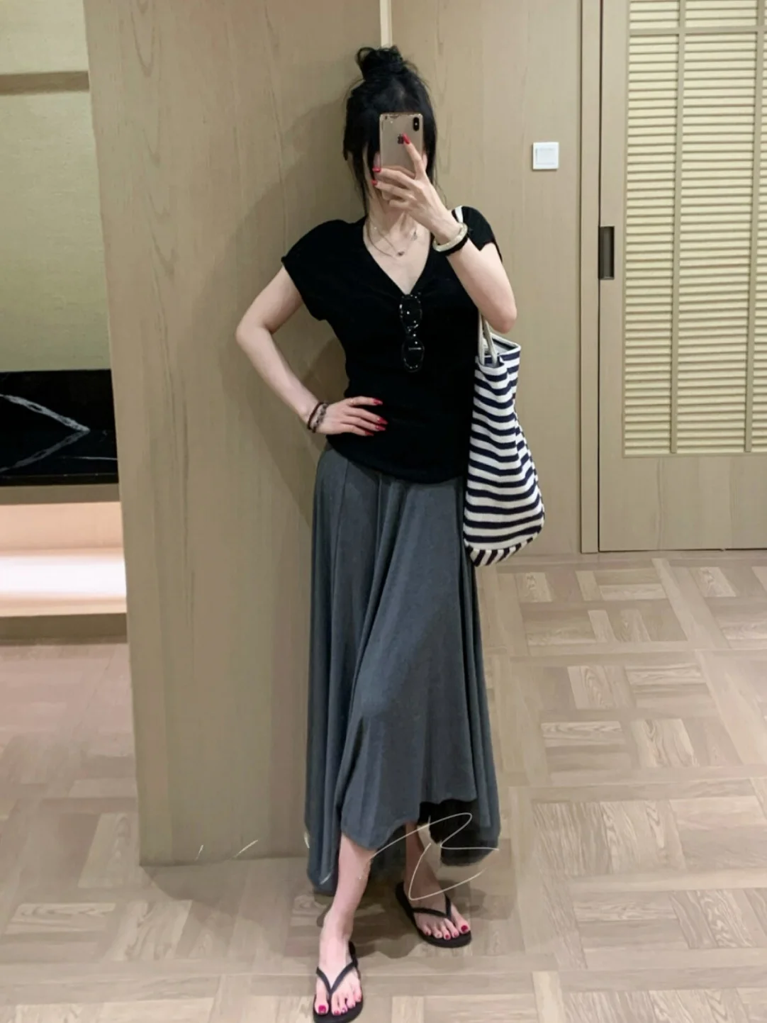 

Slimming Effect V-Neck Knitwear Soft to the Touch with Asymmetrical Grey Skirt Fashionable Summer Outfit for Women