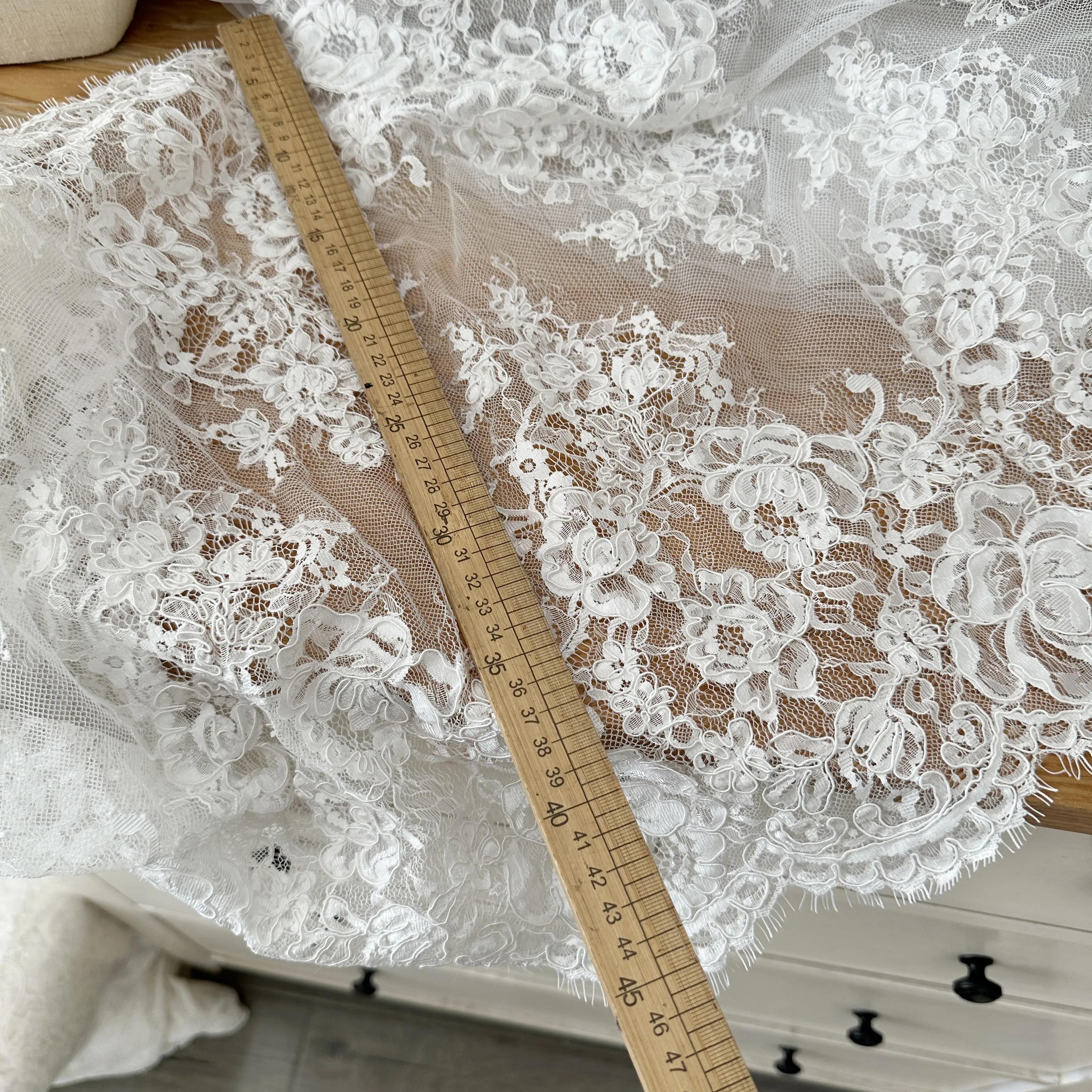 3 Meters Hand Made Alencon Lace Trim in Ivory , Bridal Veil Straps for Wedding Sash, Headband Jewelry Costume Design