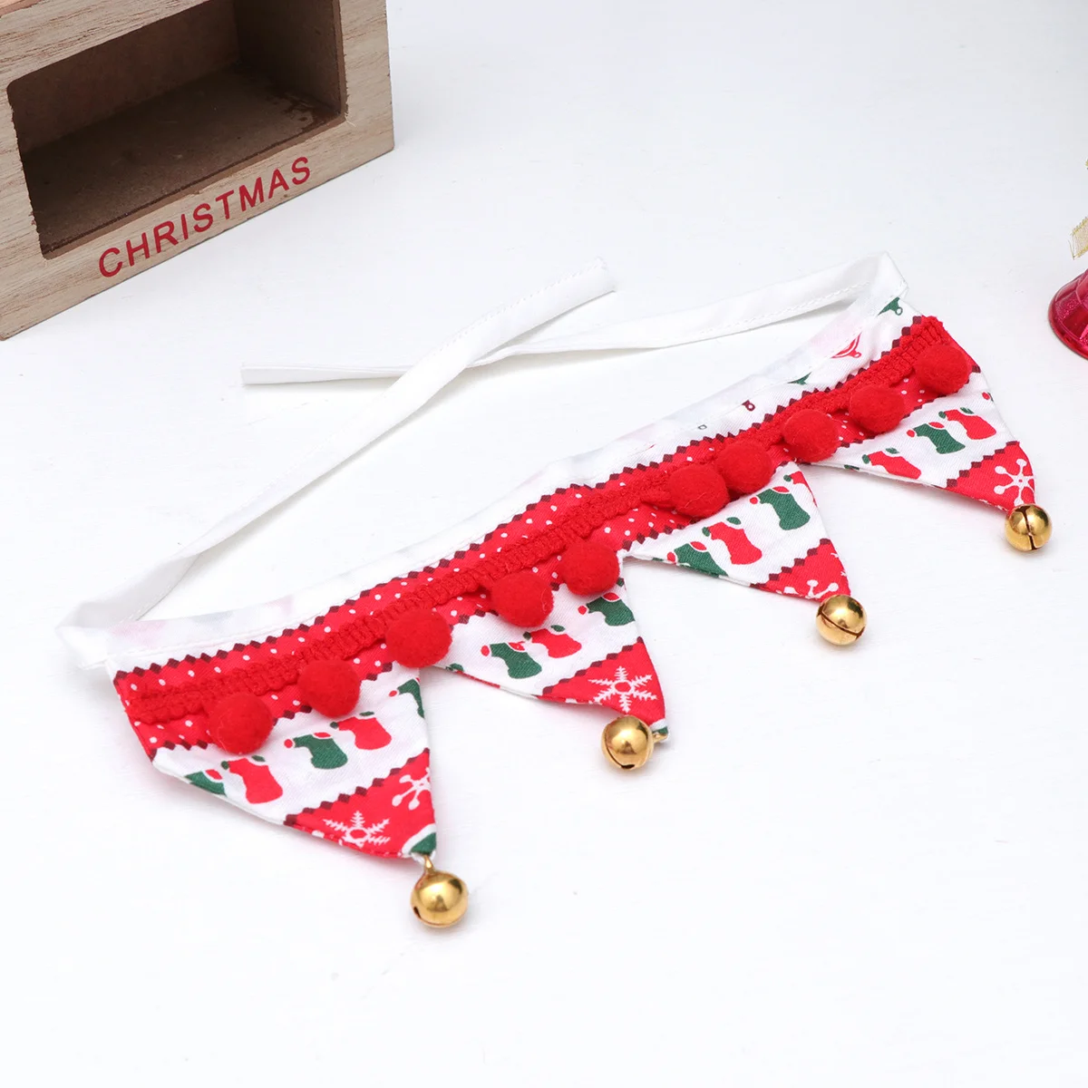 

Christmas Pet Scarf Jingling Bell Triangle Neckerchief Fawn Bells Soft Lightweight Comfortable for Cat Puppy Holiday Birthday