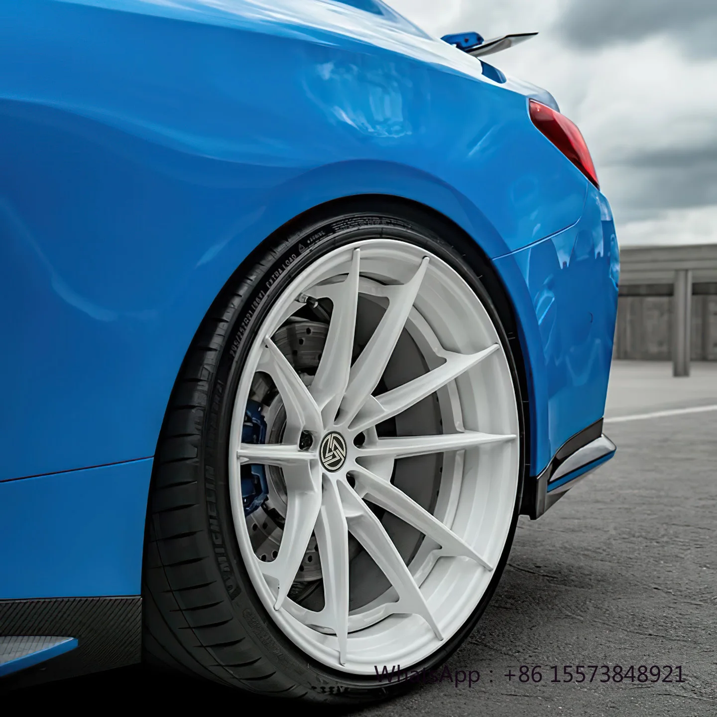 

Белые моноблочные кованые диски с глубоким конкейвом для гоночных автомобилей 5x112 5x120 5x114.3