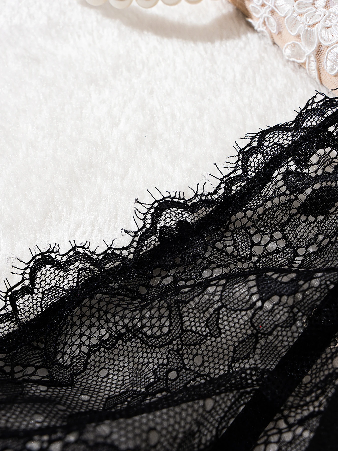 ملابس داخلية سوداء شفافة مثيرة، ثوب نوم دانتيل نسائي، ثوب نوم نسائي مثير بدون أكمام مع قماش شبكي، رقبة على شكل حرف V. ملابس داخلية