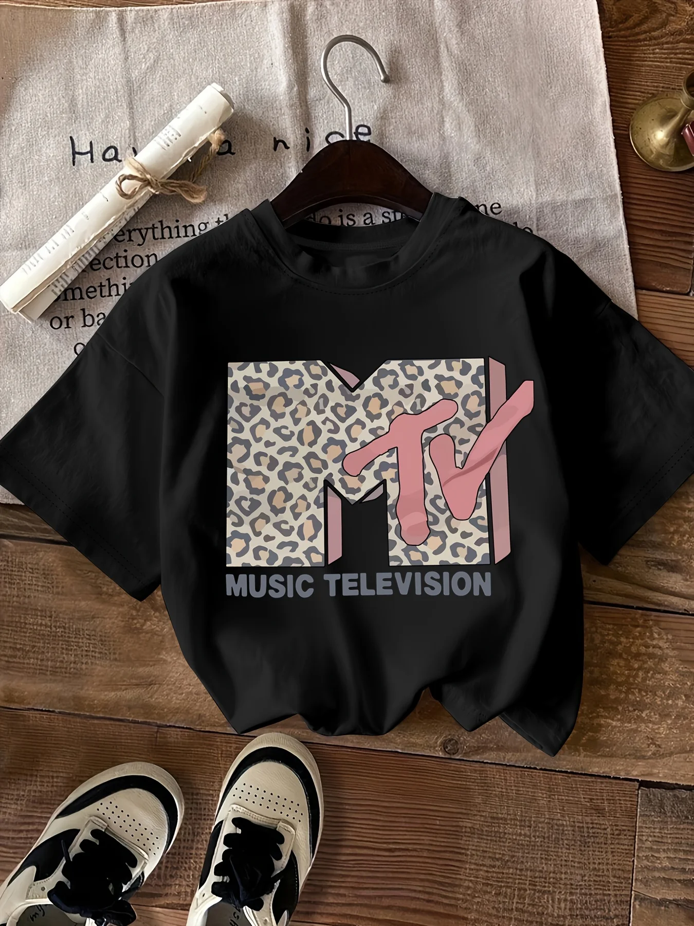 

Fashionable Letter Pattern Print round Neck Short Sleeve Top for Women Stylish Casual Graphic T-Shirt