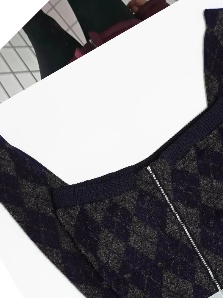 

HH Autumn Women Lapel Zipper Argyle Decoration knitted Bomber Jacket Woman Fashion Long-Sleeved Loose Slim Cardigan Short Coat