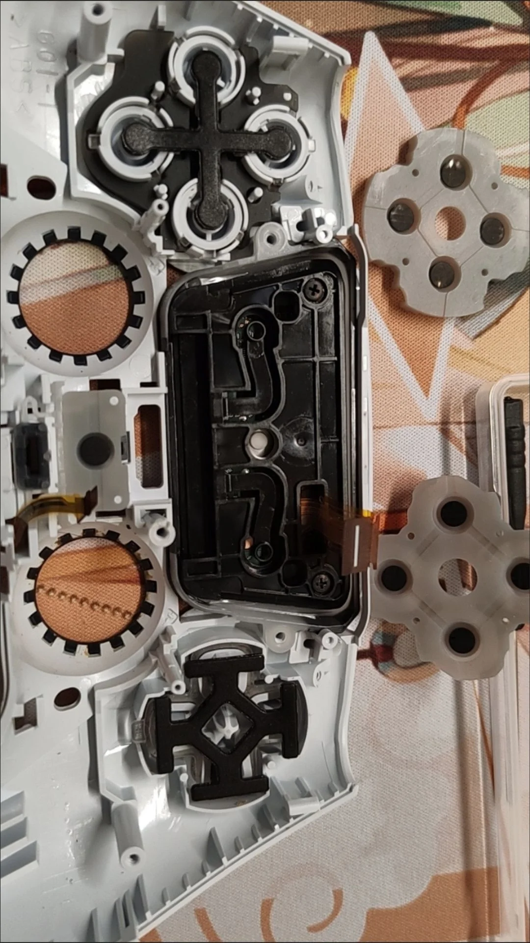 GEARZ PS5 Controller-Tasten-Kit, Maßgefertigtes Taktiles D-Pad, Mechanisches Mikroschalter-Kit, Kompatibel mit PS5 BDM010/BDM020 – Detail 8