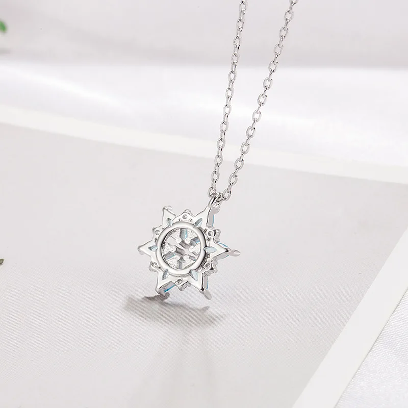 ANENJERY Silver Color Shiny Zircon Snowflake Flowers Pendant Necklace for Women Trendy Delicate Desgin Clavicle Chain Jewelry