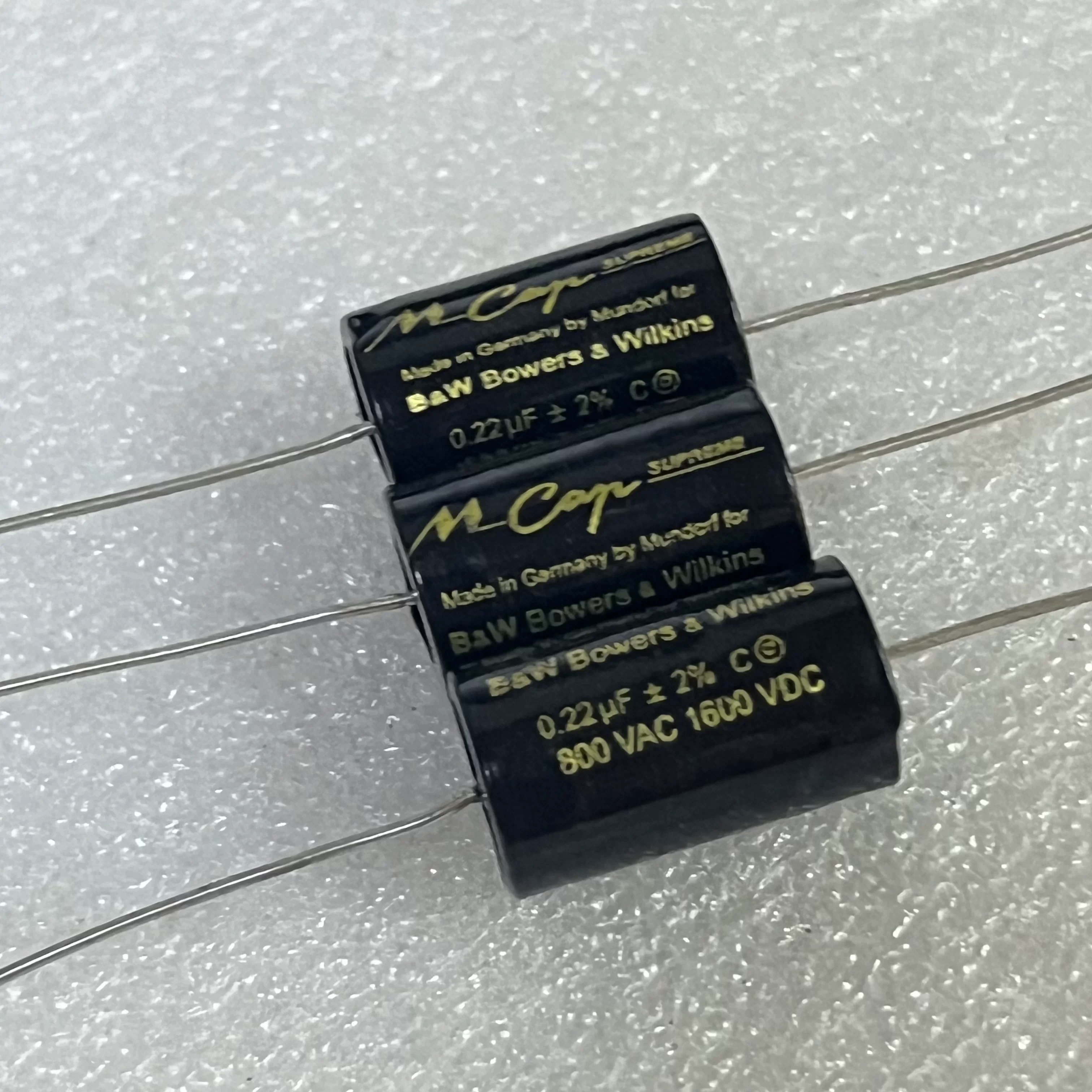2 pieces per batch. From Germany, Mondorf. Music enthusiast type gold foil capacitors. MCap 1600VDC 0.22UF, 0.47UF, 800VAC, 2%.