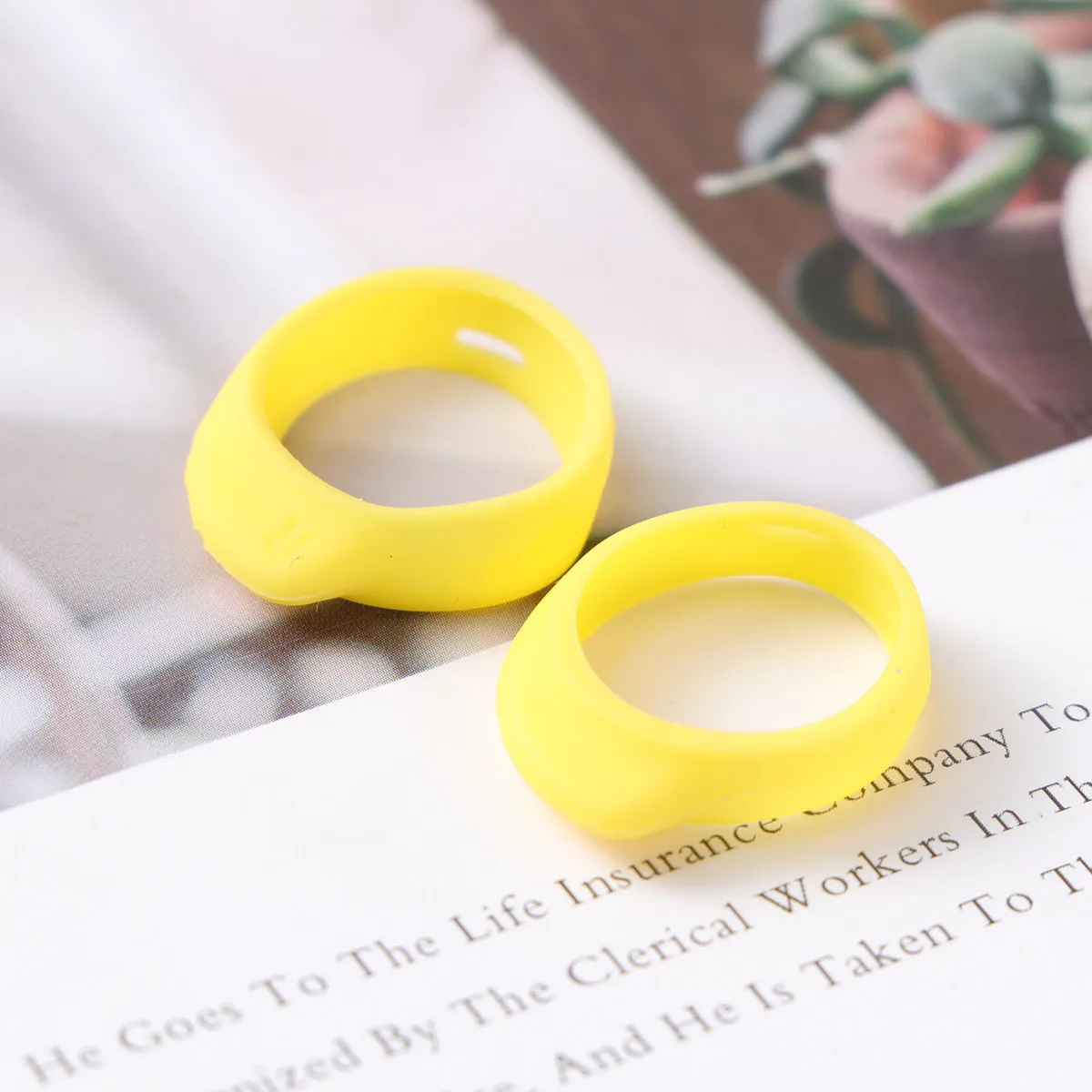 

Yellow Earphone Cover Replacements for Premium Soft Silicone Earbud Tips Comfort Fit Non-Irritating Anti-Slip Earbud