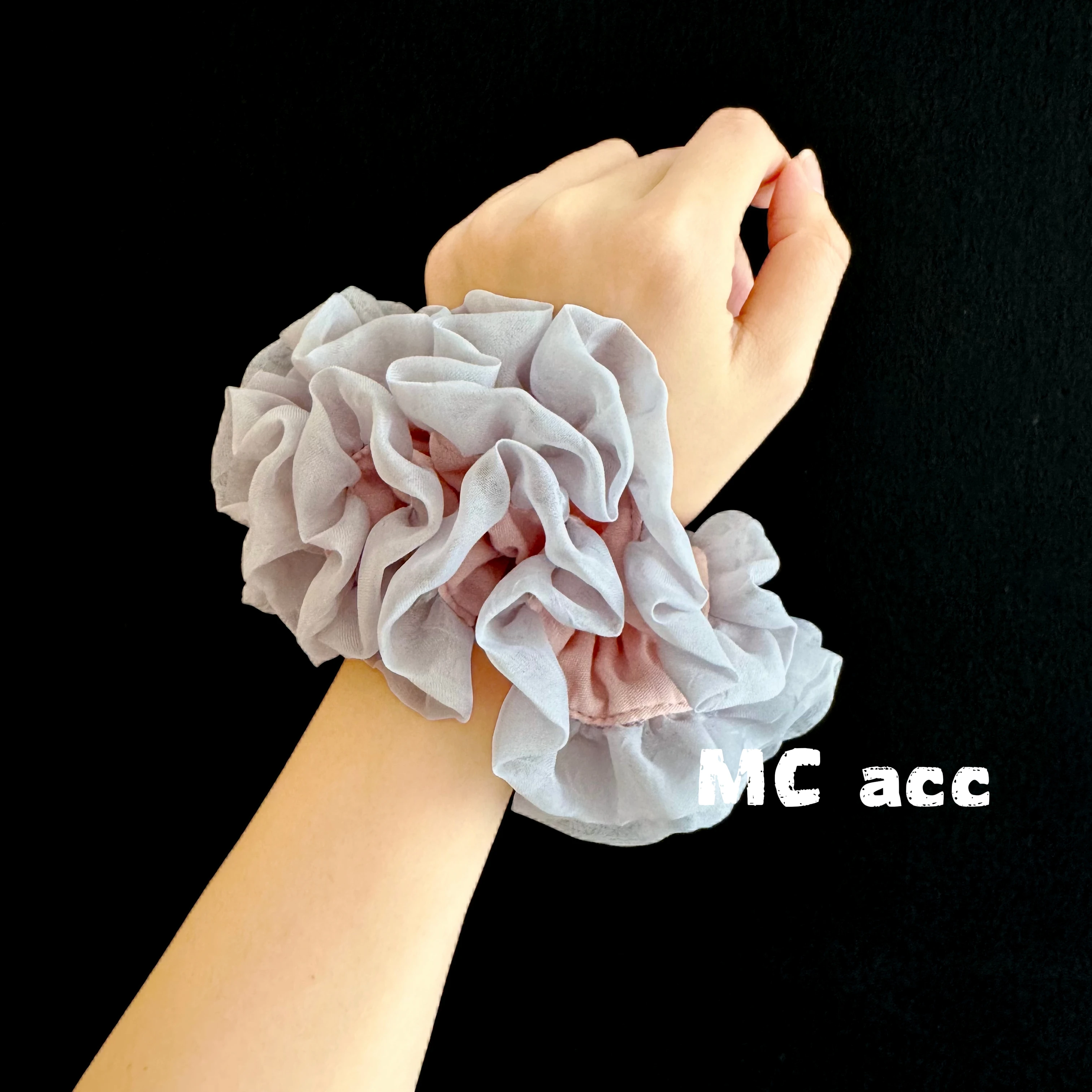 French-style chiffon large cloud-shaped earflap hairband for tying a ponytail - an atmosphere-enhancing accessory
