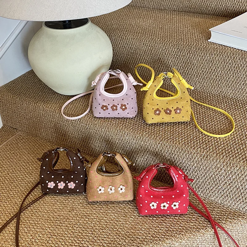 

Mini Small Square Bag Sweet Cute Korean Version Girl Shoulder Bag Handbag Autumn Winter New Flower Accessories Crossbody Bag