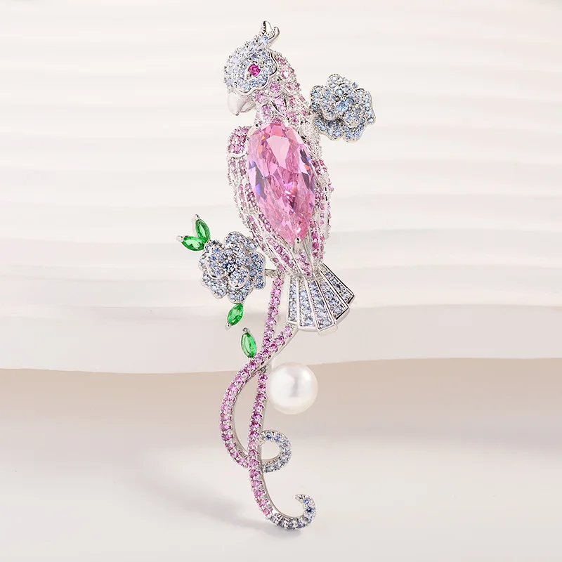 OKILY رائعة الزركونيوم الببغاء ابتلاع بروشبين المتخصصة تصميم لؤلؤ المياه العذبة الفاخرة جميل الطيور بروشيه اكسسوارات للنساء