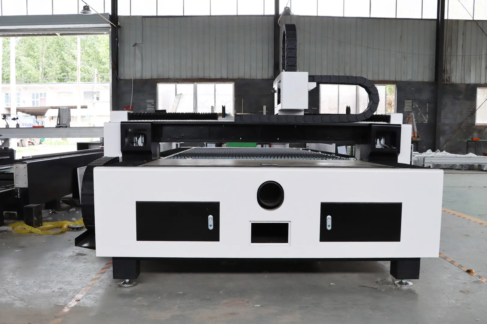 New Launching Cheap fiber laser cutting machines 4000*2000mm High Precision fiber laser cutting tools for metal plate