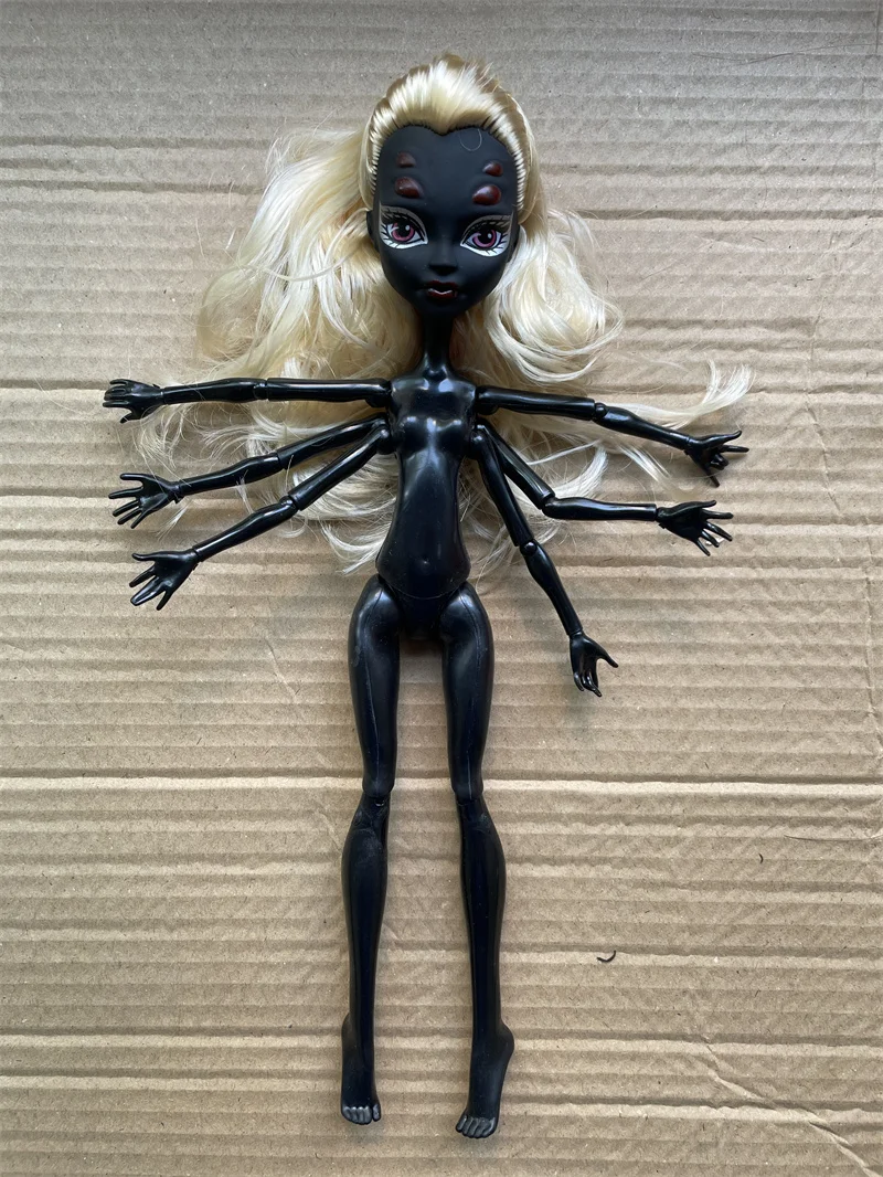 Monster Dolls-hombre de caballo, ciervo, gato, Draculaura, Clawdeen, Lobo, Buzz Stein, araña negra, cuerpo móvil, juguetes para niñas, regalo