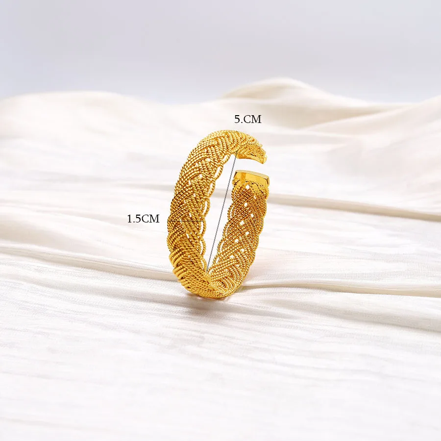 Dubai's New Gold Plated Bracelet for Women's Party Jewelry Set DD10405