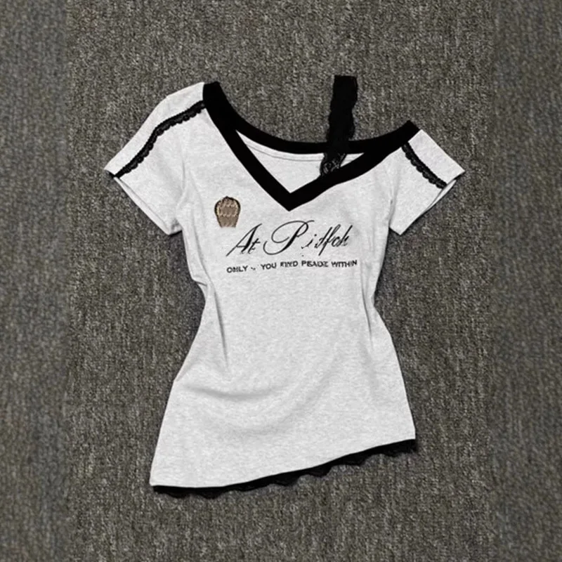American style spicy girl V-neck short sleeved t-shirt, women's summer high-end feel, lace patchwork shoulder slimming and slimm