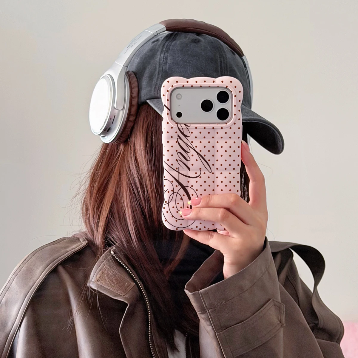 Pink Polka Dot Letter Print Phone Case for IPhone16 17 18Pro 18PROMAX, Cute Vintage Script Pattern, Wavy Edge Protective  Cover