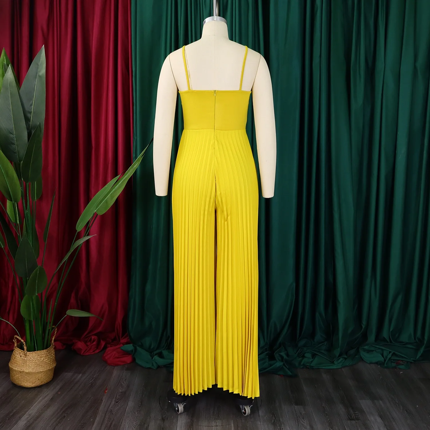 จีบเซ็กซี่Jumpsuits & Rompersสําหรับผู้หญิงHalterแขนกุดดอกไม้ตกแต่งเอวสูงกางเกงขากว้างแฟชั่นOveralls Hot