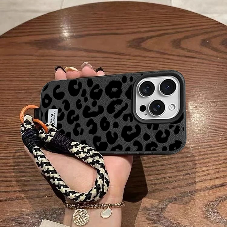 Custodia con stampa leopardata - Realme Note 50 recensione e prezzo