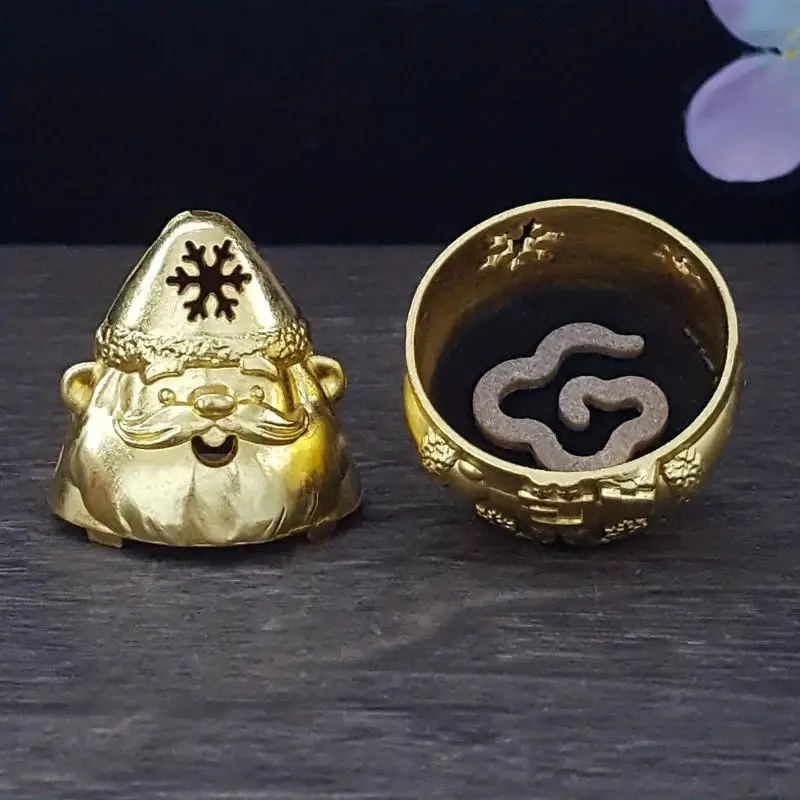 Metall-Weihnachtsmann-Räuchergefäß mit Hohlschneeflocken-Design Perfekt – Detail 7