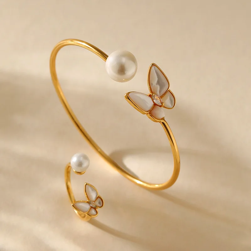 

White Fritillaria Butterfly Shaped Elegant Temperament Bracelet For Women 18k Gold Plated Open Bangle With Pearl Party Jewelry
