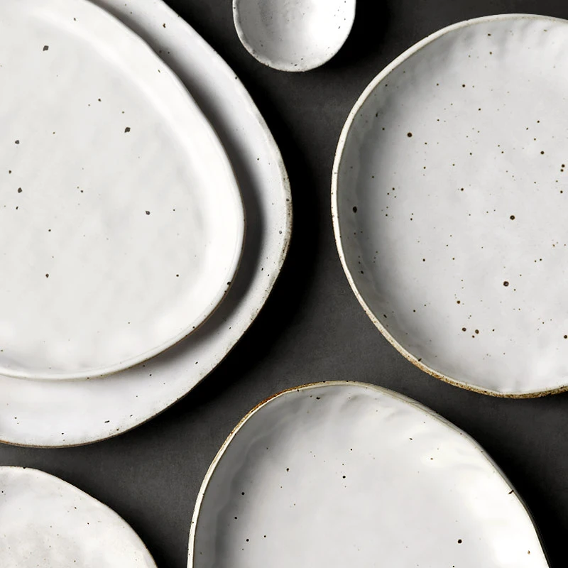 

Ceramic Plates Japan Simple Retro Style White Black Dots 100% Handmade Irregular Pigment Dish Home Resturant Use Food Container