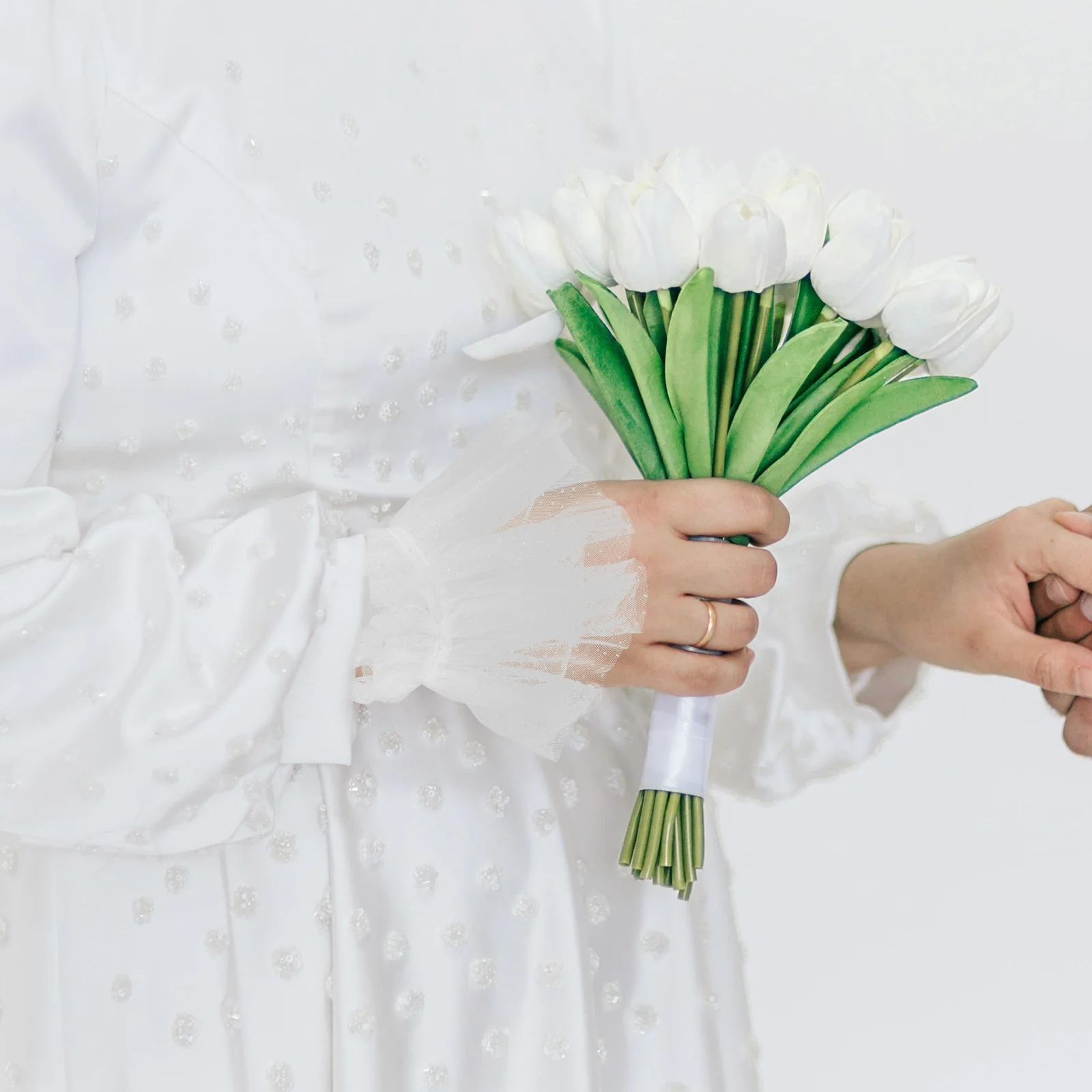 

1 Pair Mesh Wrist Cuffs Faux Sleeve Design For Wedding Party Bridal Dance Wear Fingerless Arm Warmers Tulle Pearl Accented