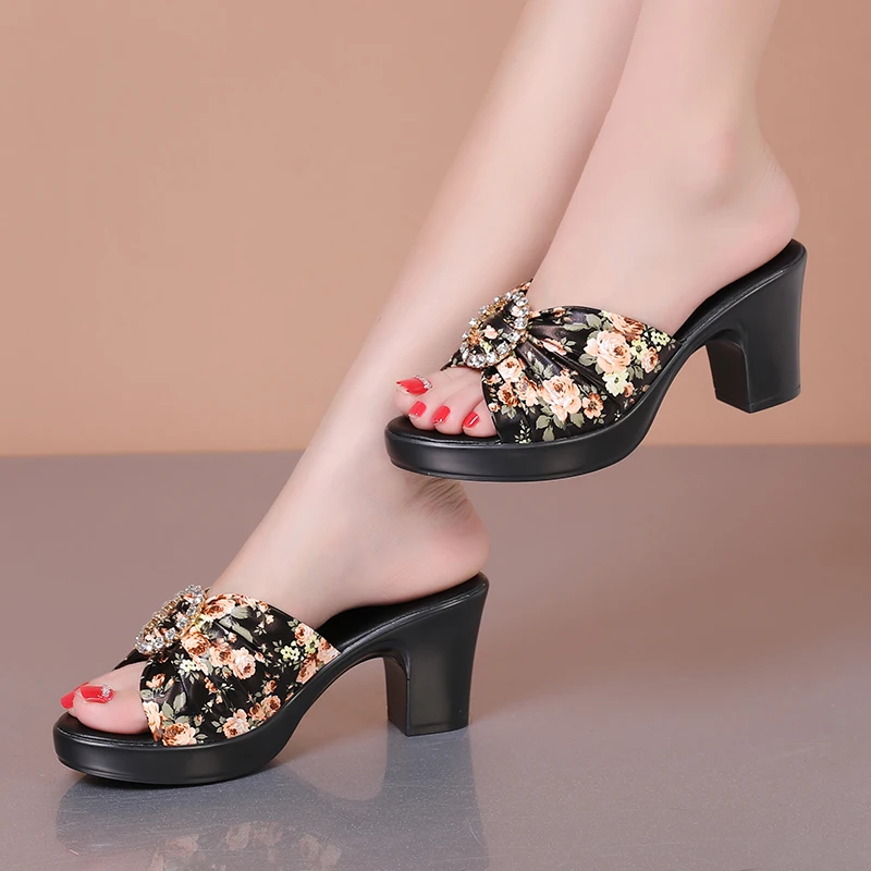 Floral Print Slippers Genuine Leather Summer Shoes Plus Size 41 42 Fashion Medium Heels Mother\'s Sandals