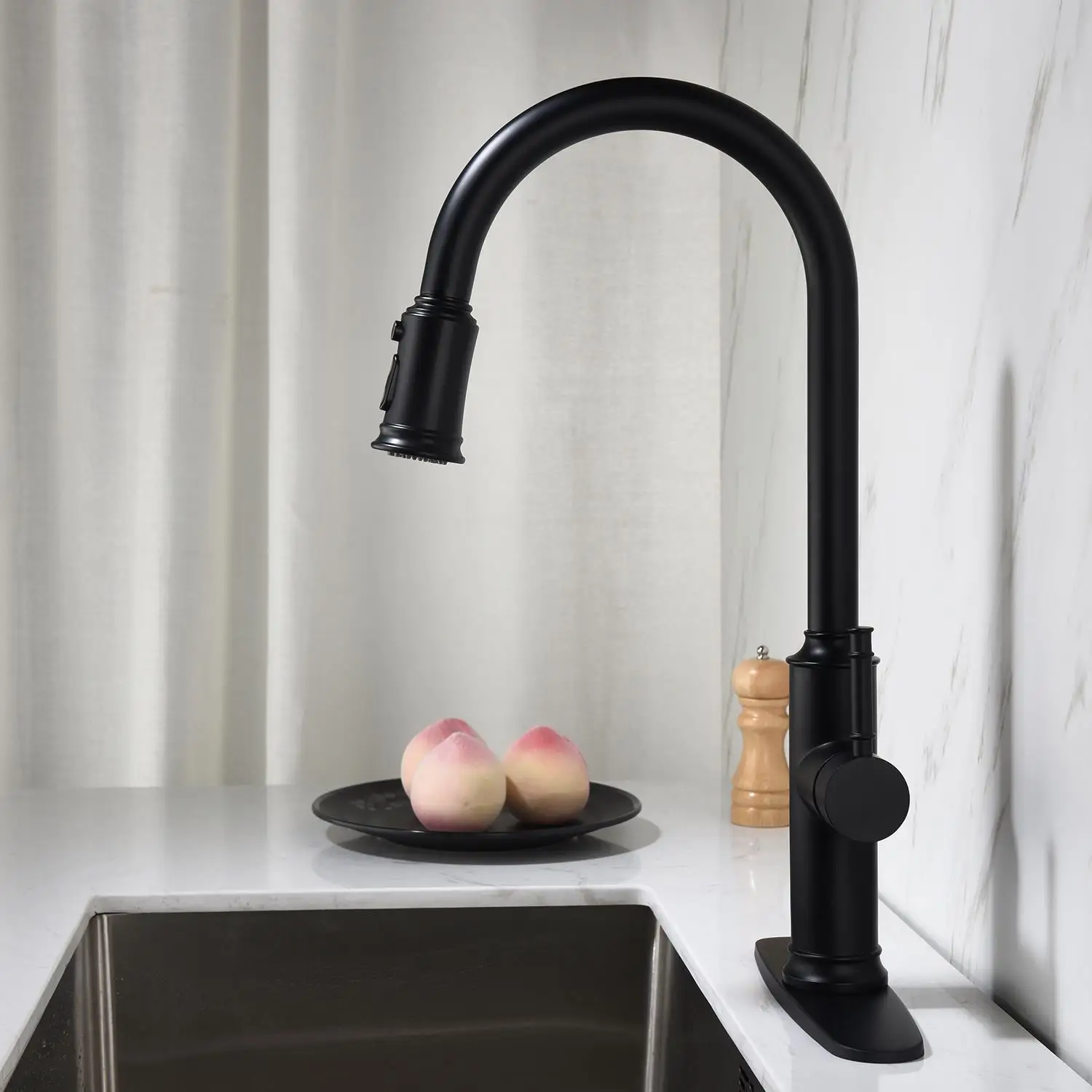 Pull-Out Spray Kitchen Faucet - Modern Design, Easy Installation, Adjustable Water Flow