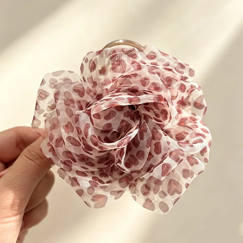 New Leopard Print Fabric Flower Claw Clip Vintage Beach Crab Hair Clips Hairpins Shark Clamp For Women Vacation Hair Accessories - view 6