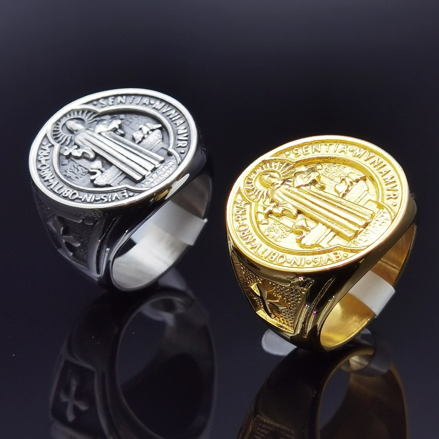 St. Benedict's Exorcism Medal Ring aus 316L-Edelstahl, geeignet für den täglichen Gebrauch, Partys oder als Geschenk für Freunde.