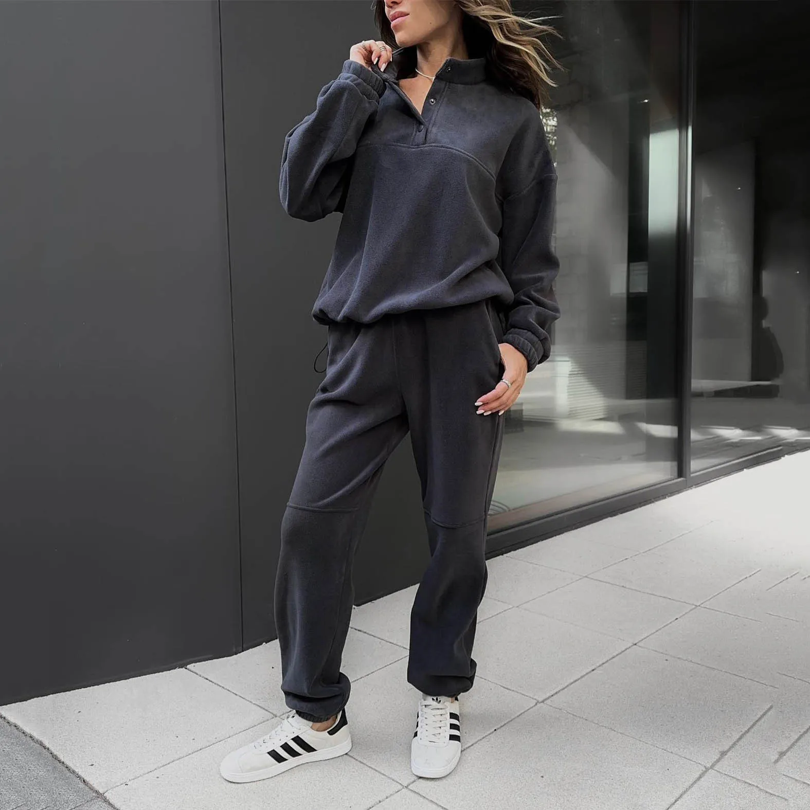 2024 autunno e inverno nuova felpa con cappuccio casual da donna set donna tinta unita giacca in pile pantaloni set due pezzi