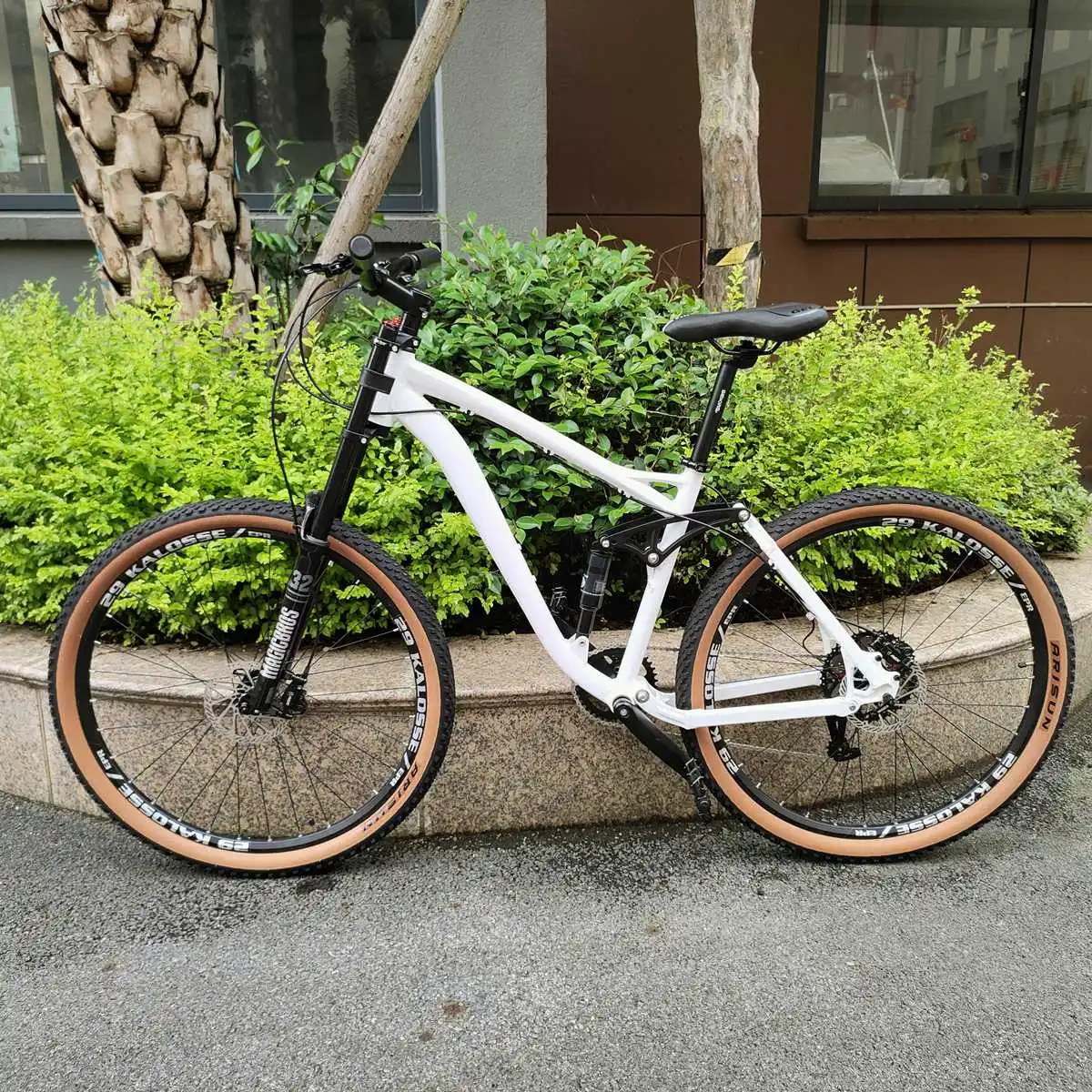 

Kalosse Customized Colors Air Fork 29Inches 11Speed Mountain Bike 29*18 Mountain Bicycle Hydraulic Brakes