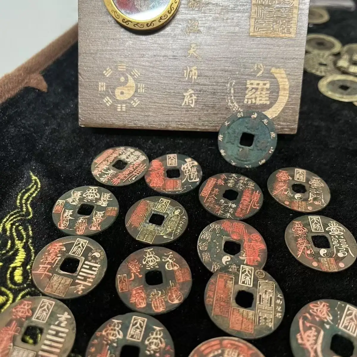 

1pc Old Taoist Coin for Collection Ancient Song Dynasty Xiangfu Yuanbao Tongbao Carved Coins Lucky Feng Shui Decors Ornaments