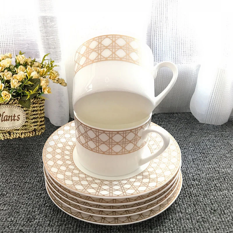 Western Dinnerware Set Checkered Design Tray Coffee Pot And Tea Cup Set Ceramic Tableware Flat Plate Salad Plate Home Use Coffee