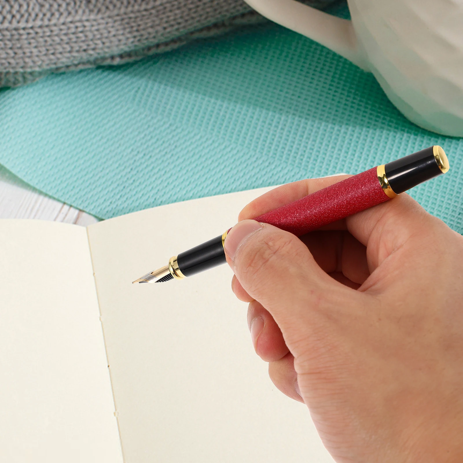 

Matte Compact Plastic Fine Tip Writing Pens Student Lovely Pen For School Office Stationery Gift Sign Pen