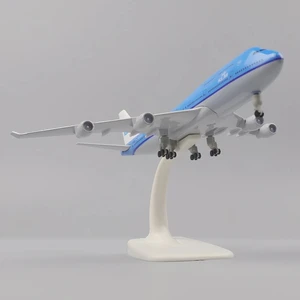 Mainan Pesawat Model 20cm KLM Royal Dutch B747 Model Pesawat Aksesori Meja Model Pesawat Diecast Pesawat Logam Koleksi Dekorasi Kamar 8 penjualan terbaik klm - №