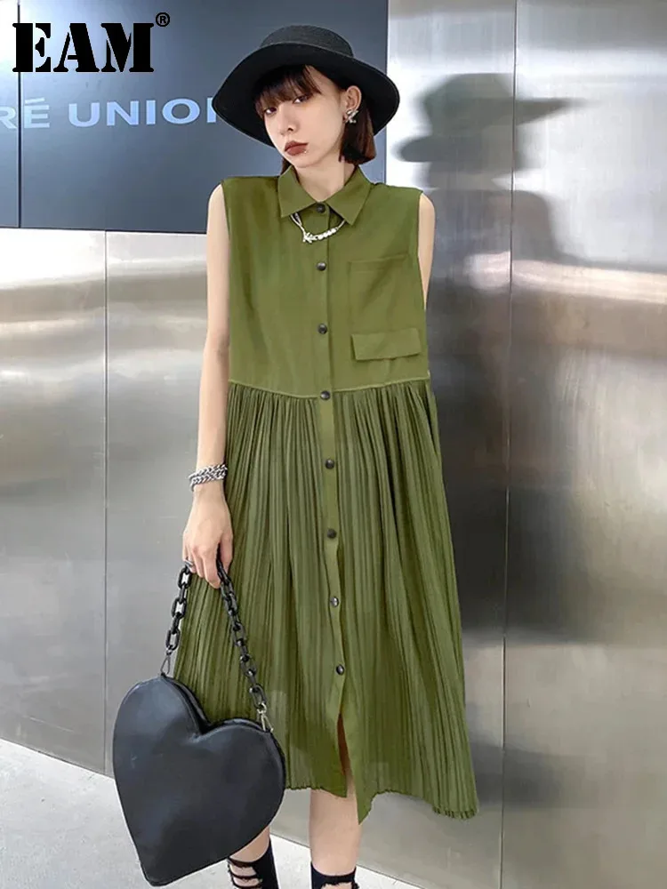 [EAM] Women Army Green Pleated Big Size Long Shirt Dress New Lapel Sleeveless Loose Fit Fashion Tide Spring Summer 2024 1DE6426