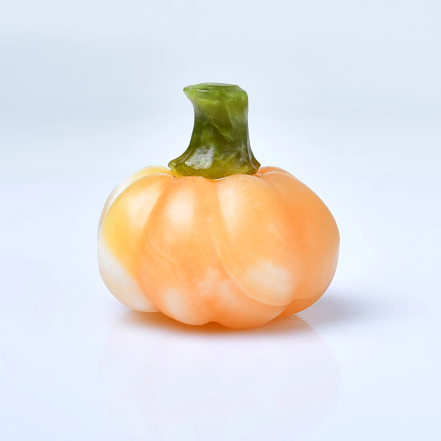 Natural crystal carved pumpkin, crystal assembly, perfect Halloween crystal gift, suitable as a decorative item for home