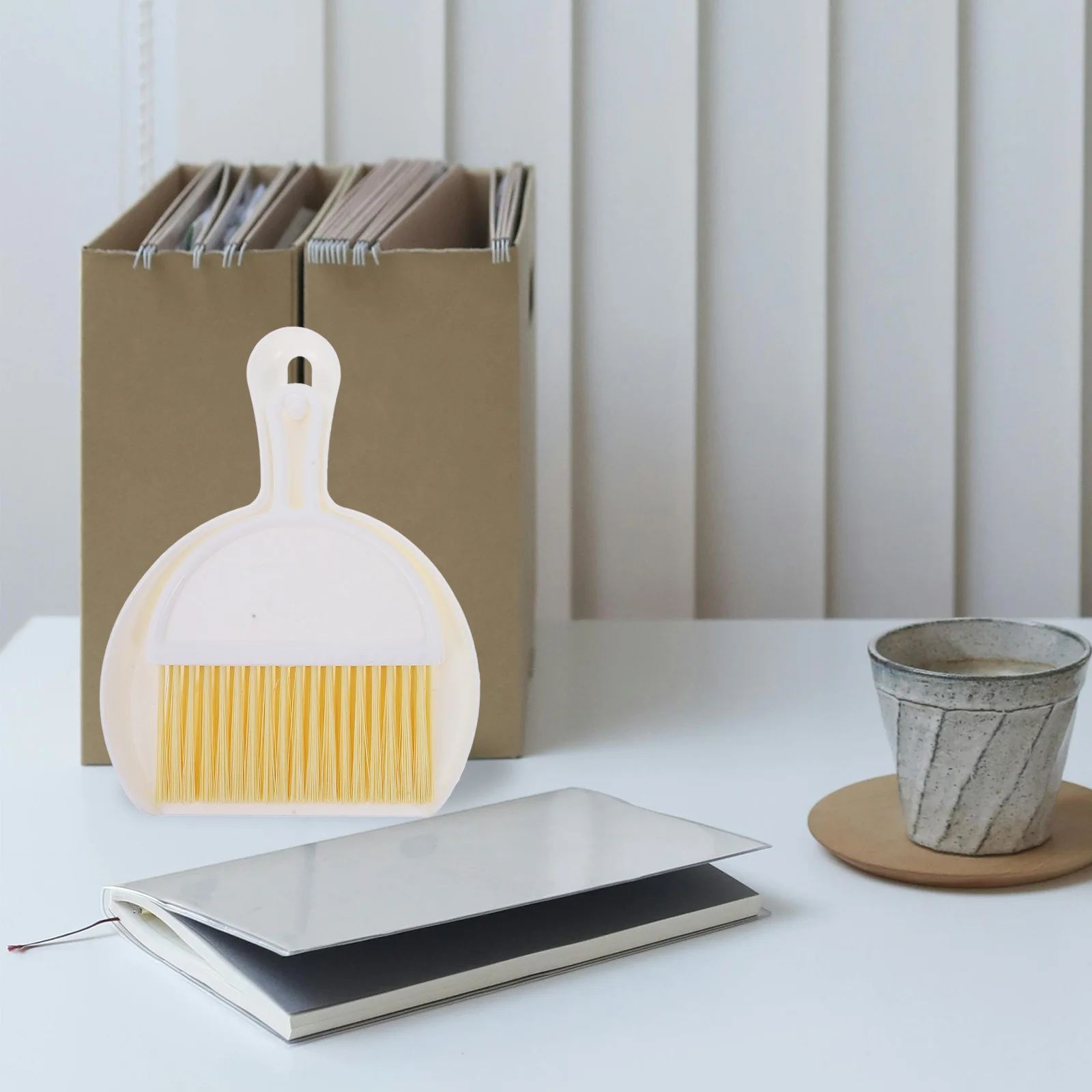 

2-х комплектов мини-совок для метлы, компактный портативный прочный пластик, эргономичный дизайн, яркие цвета для кухни, дивана, автомобиля, вентиляционное отверстие, рабочего стола