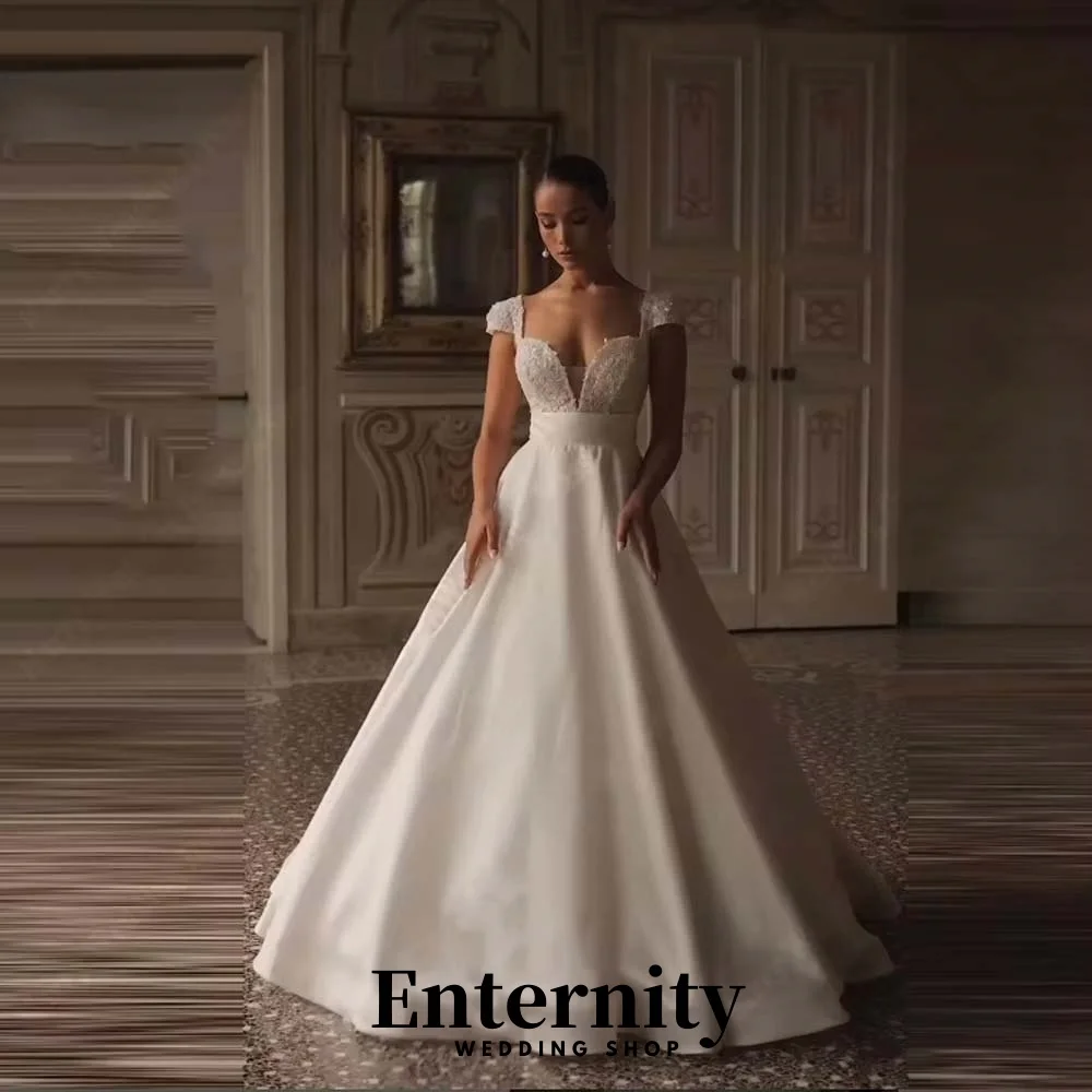 

Customized Exquisite Short Sleeve Wedding Gown Charming V-neck Sweep Train Bridal Dresses Sequins Bridal Gown Vestidos De Noiva