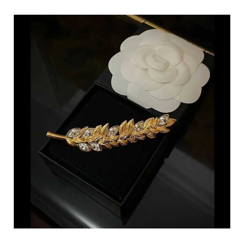 

Retro New Chinese Golden Horse Eye Diamond Wheat Ear Brooch Autumn and Winter Sweater Brooch Pocket Collar Pin Coat Pin Accessor