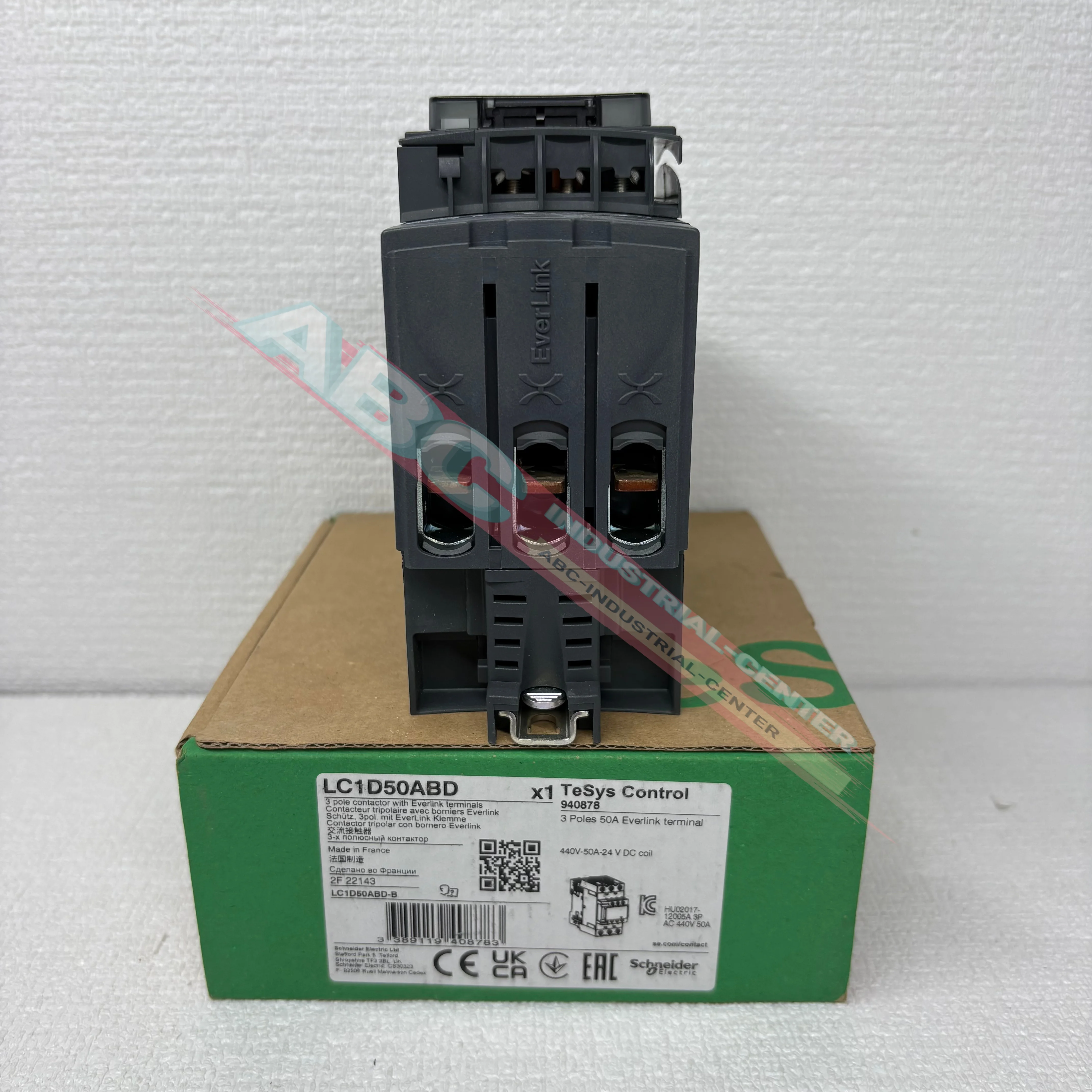 

Новый контактор переменного тока LC1D50ABD в коробке