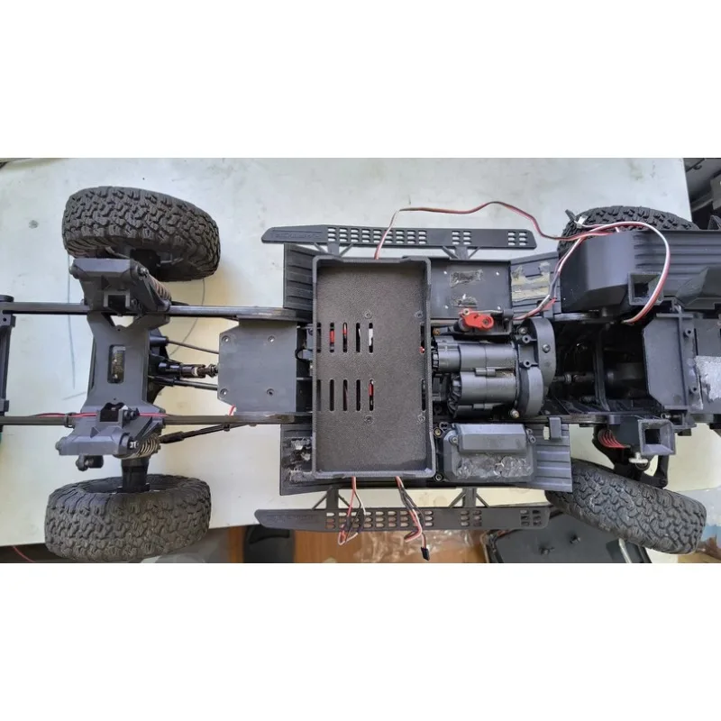 3D Printed Enlarged Battery Box for KM F150 1/8 RC Crawler, Stock Mount No Mods, Screws & Battery Strap, 157x83mm Upgrade Part